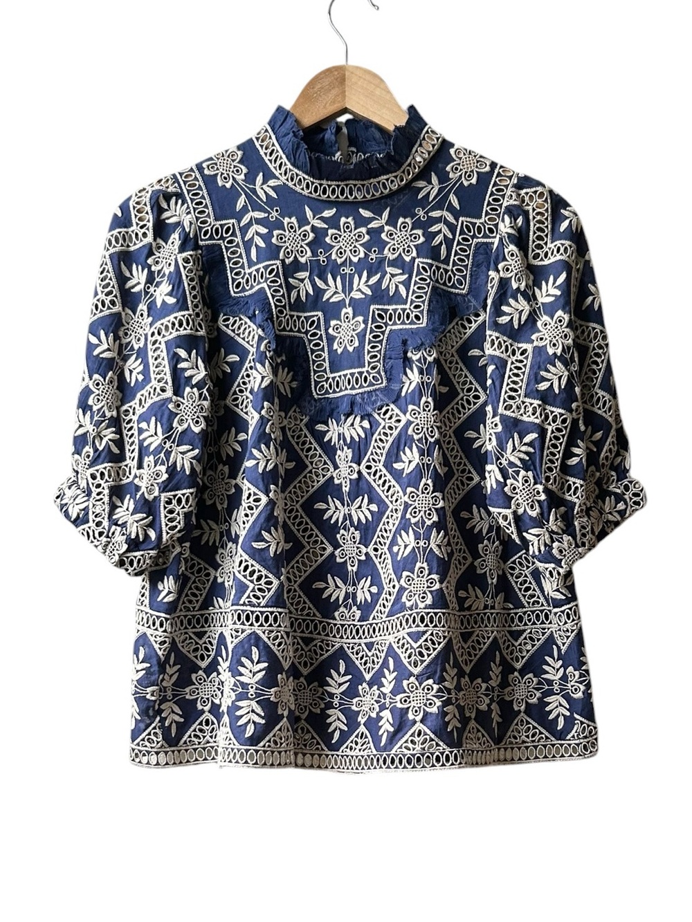 Rare Sea New York Navy Blue Cream Crochet Eyelet Lace Zippy Short Sleeve Top M - Picture 2 of 15